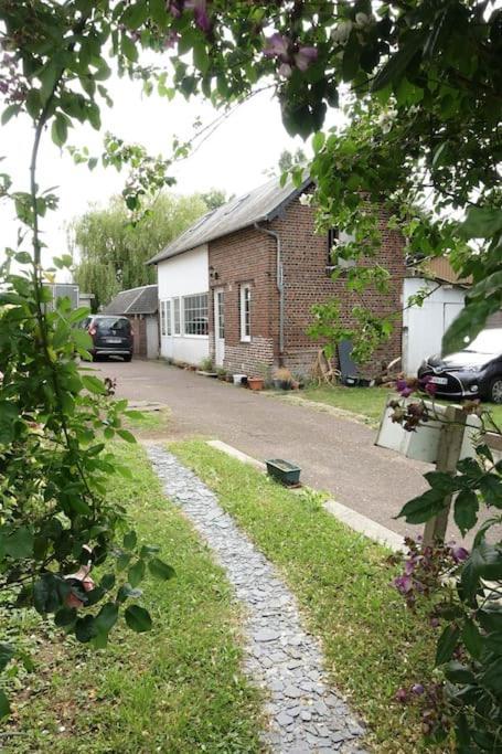 Gite Au Coeur D'Une Residence D'Artiste Saint-Aubin-de-Bonneval Exterior foto